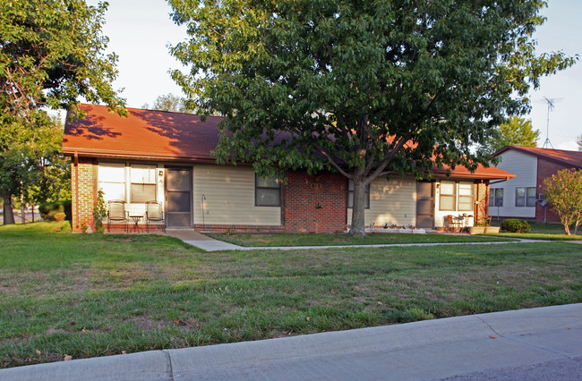 Hamilton Court in Harrisonville, MO - Building Photo - Building Photo