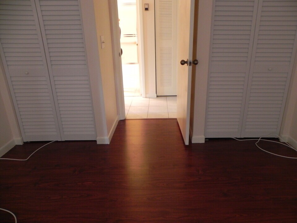 1965 SW Silver Pine Way in Palm City, FL - Building Photo
