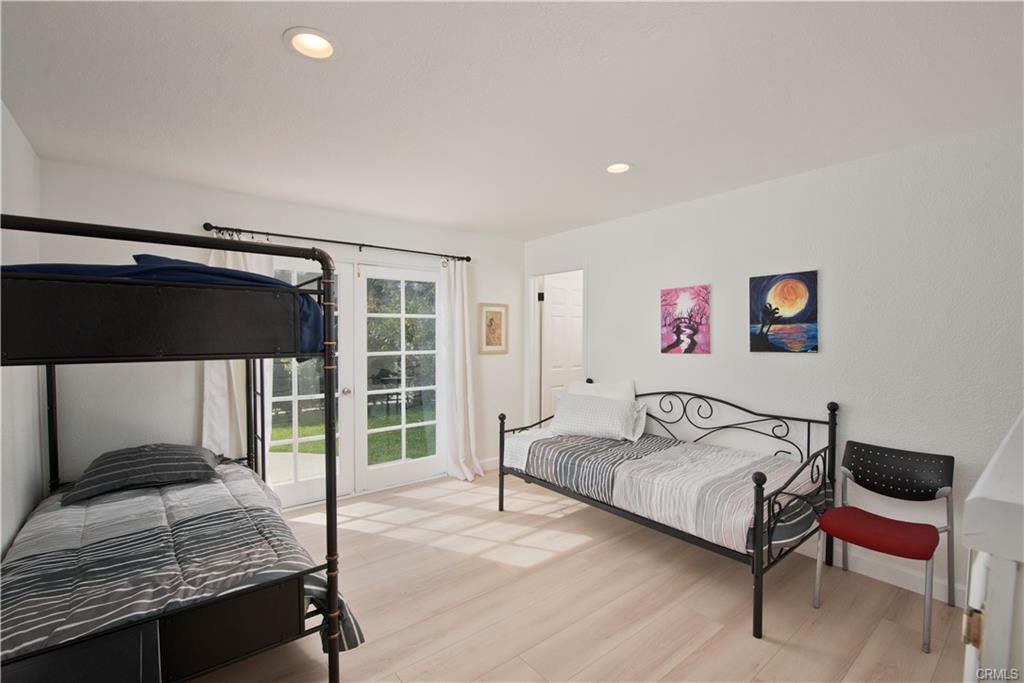 5348 Allott Ave in Los Angeles, CA - Building Photo