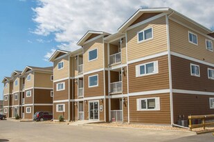 Madison Apartments in Regina, SK - Building Photo