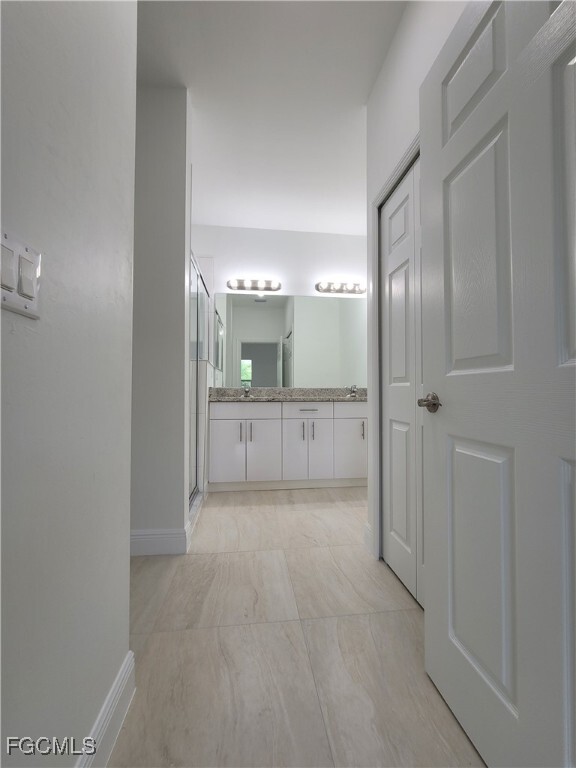 3517 SW Santa Barbara Pl in Cape Coral, FL - Building Photo - Building Photo