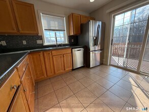 152 Briar Ln in Norwich, CT - Building Photo - Building Photo