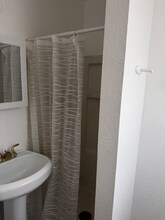 8557 Juniper Ave in Fontana, CA - Foto de edificio - Building Photo