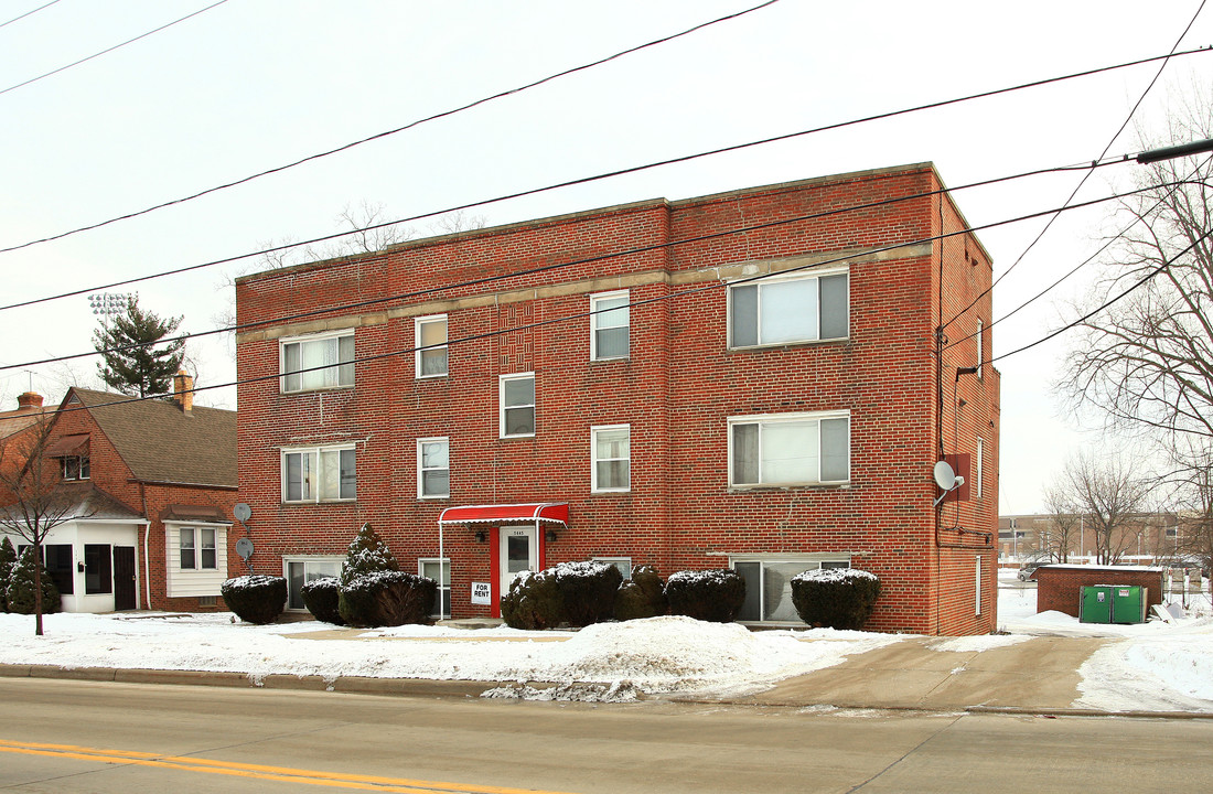 Lee- Mustang Apartments in Maple Heights, OH - Building Photo