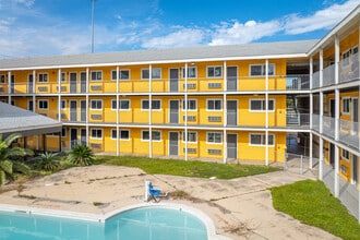 Siegel Suites Houston in Houston, TX - Foto de edificio - Building Photo