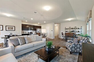 500 Cassandra Dr in Hutto, TX - Building Photo - Building Photo