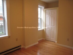 183 Endicott St, Unit 5 in Boston, MA - Foto de edificio - Building Photo