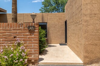Riverside Suites in Tucson, AZ - Building Photo - Building Photo