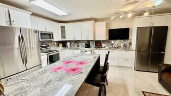 20381 NE 30th Ave in Miami, FL - Building Photo