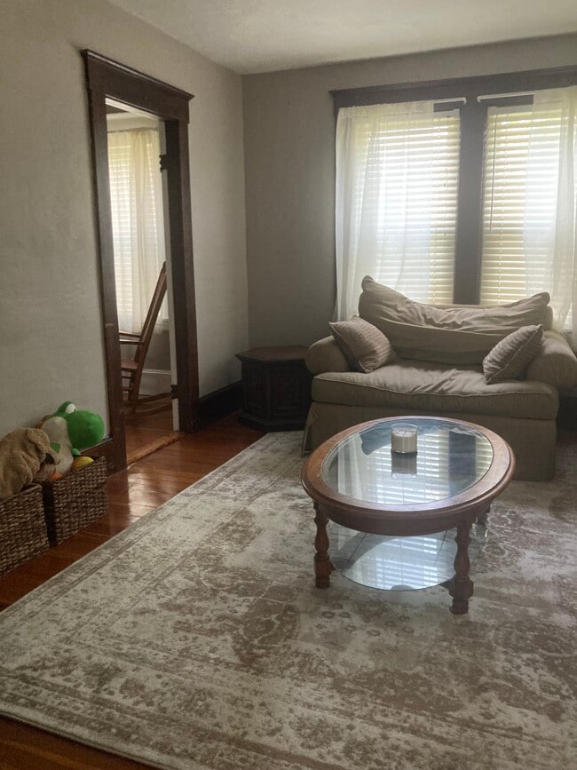 32 Knightly Rd in Hadley, MA - Building Photo - Building Photo