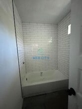9511 Laneyvale Ave in Dallas, TX - Building Photo - Building Photo