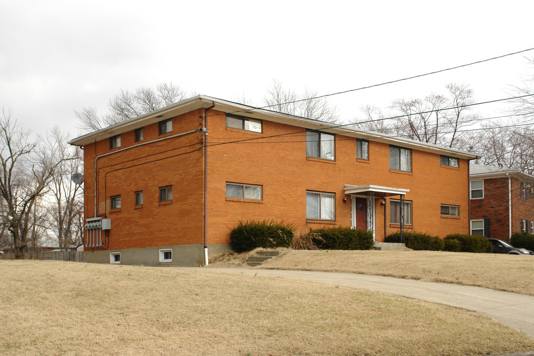 3015 Pamela Way in Louisville, KY - Foto de edificio