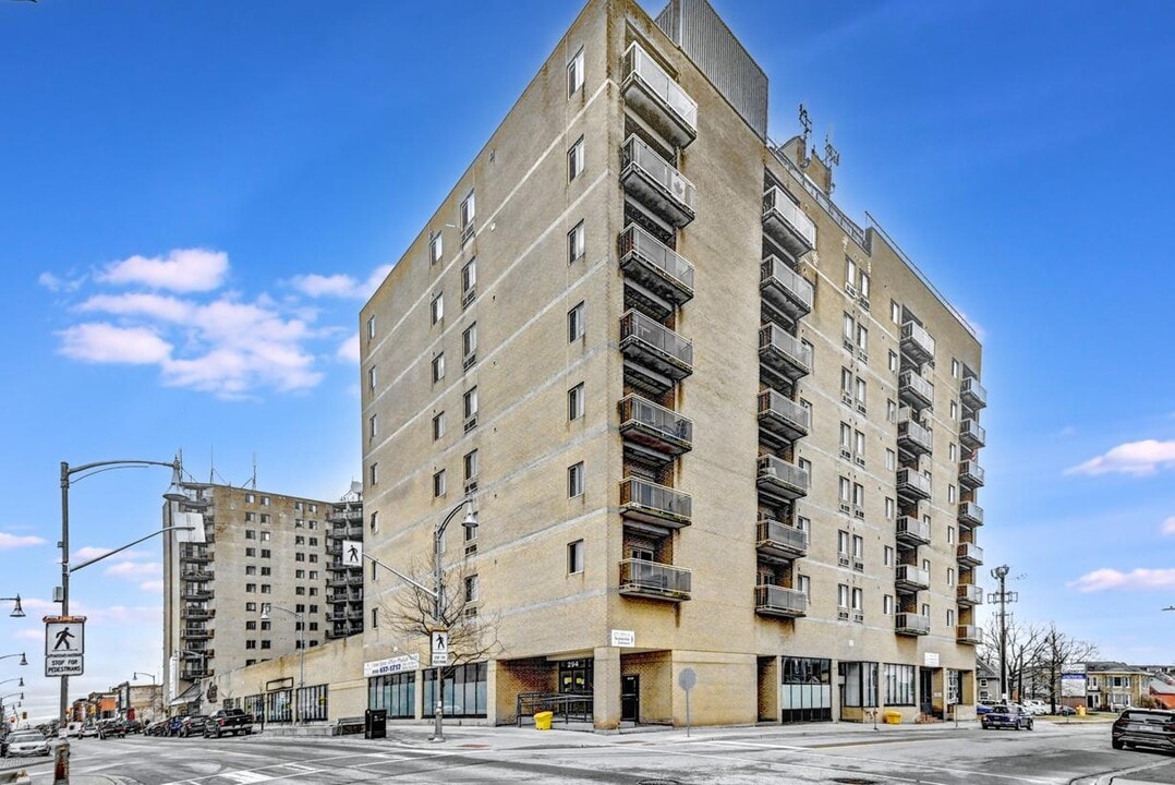 Grand Central Place Apartments in St Thomas, ON - Building Photo