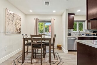 18606 SW 100th Ave in Cutler Bay, FL - Foto de edificio - Building Photo