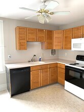 7 W Afton Ave, Unit 1 in Yardley, PA - Building Photo - Building Photo
