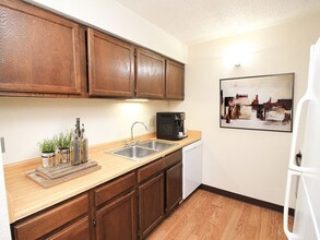 Ridge Oaks in Sioux City, IA - Building Photo - Building Photo