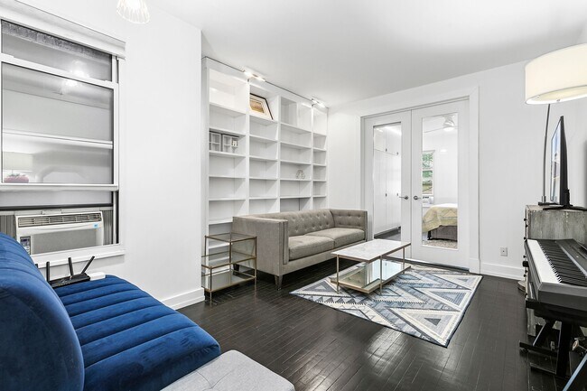 234 W 16th St in New York, NY - Building Photo - Building Photo