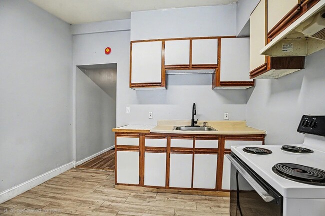 property at 126 W Elm St