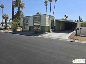 198 Juniper Dr in Palm Springs, CA - Building Photo - Building Photo