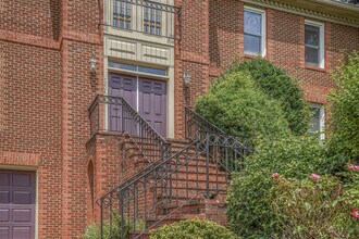 7204 Quiet Cove in Annandale, VA - Building Photo - Building Photo