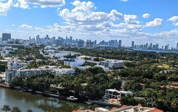 2655 Collins Ave in Miami Beach, FL - Building Photo - Building Photo