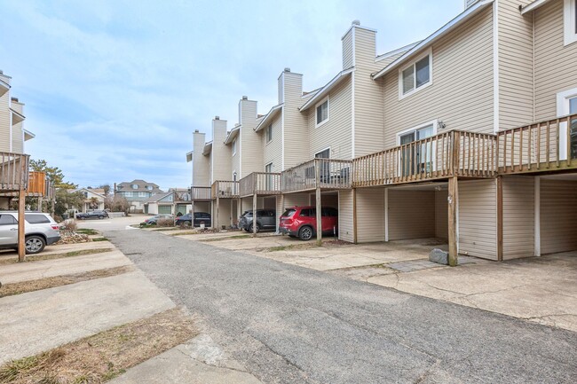 property at 1521 E Ocean View Ave