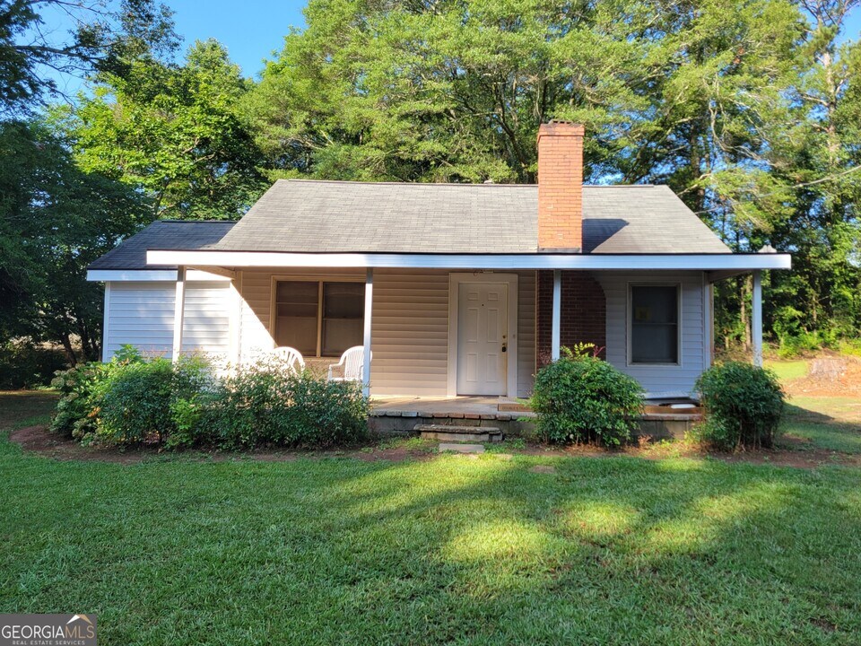 204 Segars Rd in Winder, GA - Building Photo