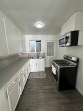 13429 Beach Ave, Unit 13429 in Marina Del Rey, CA - Foto de edificio - Building Photo