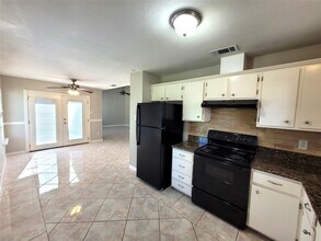 12626 Lacey Crest Dr in Houston, TX - Foto de edificio - Building Photo