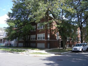 2800 E 81st St in Chicago, IL - Building Photo - Building Photo