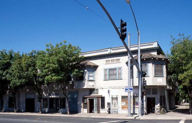 400-408 12th St in Sacramento, CA - Foto de edificio - Building Photo