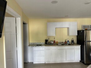 5440 SW 101st Ave in Olympia Heights, FL - Foto de edificio - Building Photo