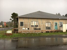 Waldport NW COmmercal Multi Family in Waldport, OR - Building Photo