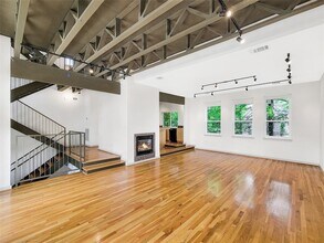 321 E 20th St in Houston, TX - Building Photo - Building Photo