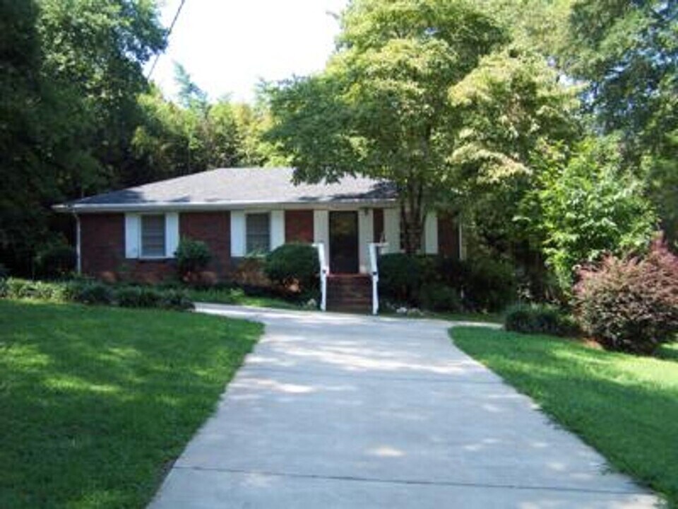 1717 Belcher Cir in Austell, GA - Building Photo