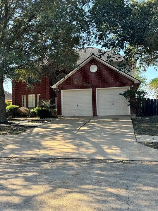 18807 Forest Deer Rd in Houston, TX - Foto de edificio