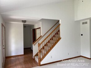 3144 Dunwoodie Rd in Ann Arbor, MI - Building Photo - Building Photo
