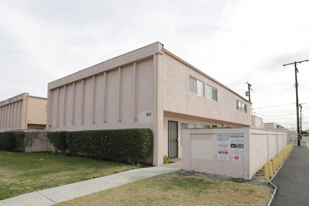 7152 Main St in Westminster, CA - Foto de edificio