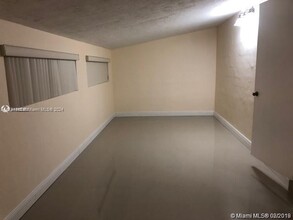 5836 N Farragut Dr in Hollywood, FL - Building Photo - Building Photo