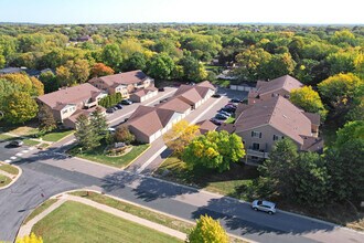 The Village at Five Hawks in Prior Lake, MN - Foto de edificio - Building Photo