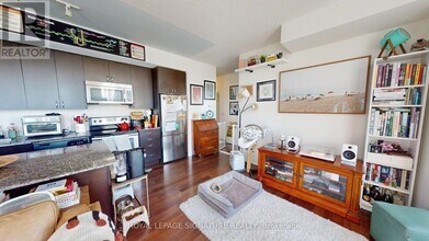 1638 Bloor St W in Toronto, ON - Building Photo - Building Photo