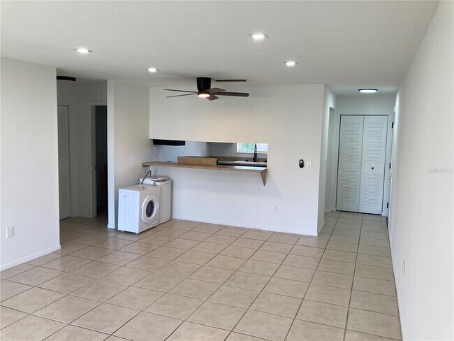 621 99th Ave N in St. Petersburg, FL - Building Photo - Building Photo
