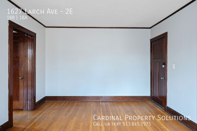 1627 Larch Ave in Cincinnati, OH - Building Photo - Building Photo