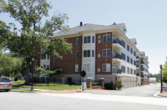 Monument Square in Richmond, VA - Foto de edificio - Building Photo