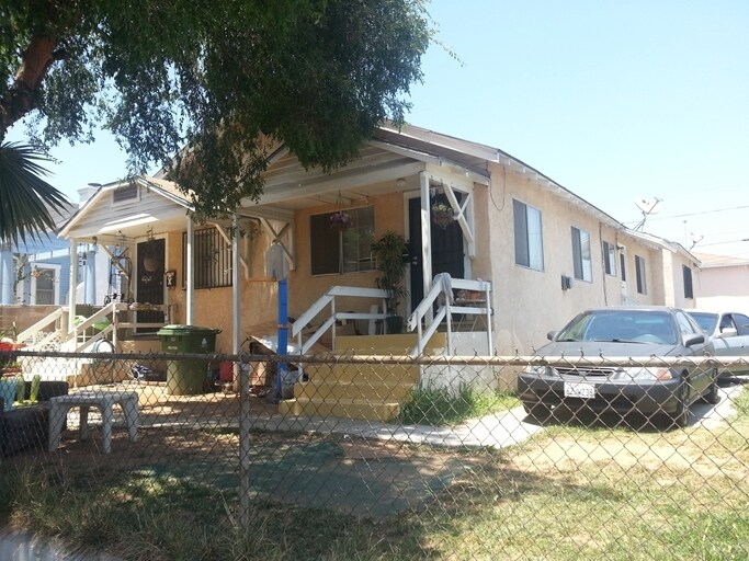 721 Spence St in Los Angeles, CA - Foto de edificio