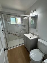 574 W Hedding St, Unit 2 in San Jose, CA - Foto de edificio - Building Photo