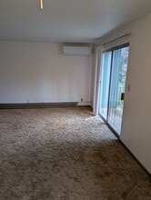 1106 Waller St SE in Salem, OR - Building Photo - Building Photo