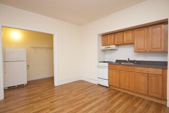 3335 W Diversey Ave in Chicago, IL - Building Photo - Building Photo