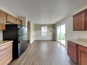 467 Sedgewick Dr in Greenfield, IN - Foto de edificio - Building Photo