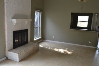 12023 Woolford Dr in Houston, TX - Building Photo - Building Photo
